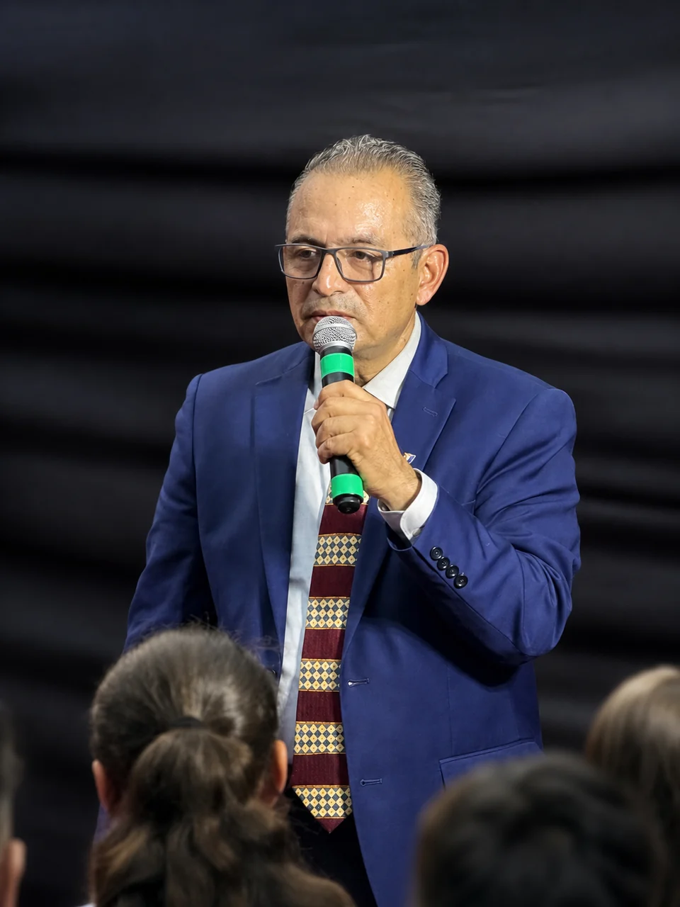 Raúl De Los Santos durante una conferencia de liderazgo
